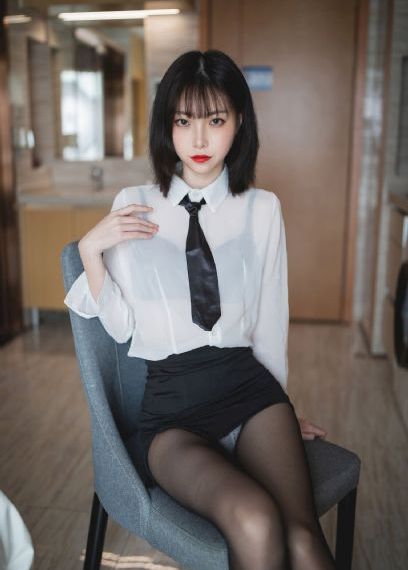 国产高清中出_BD英语HD高清在线观看