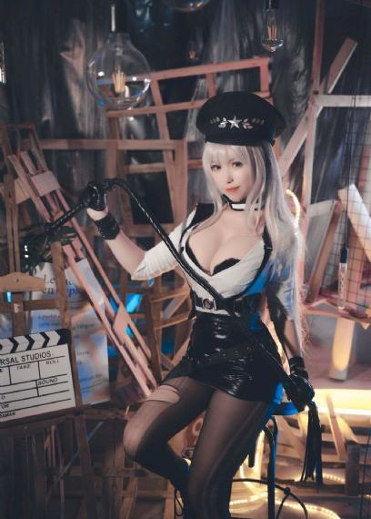 欧美丰乳肥臀模特走秀_剧情片天堂在线